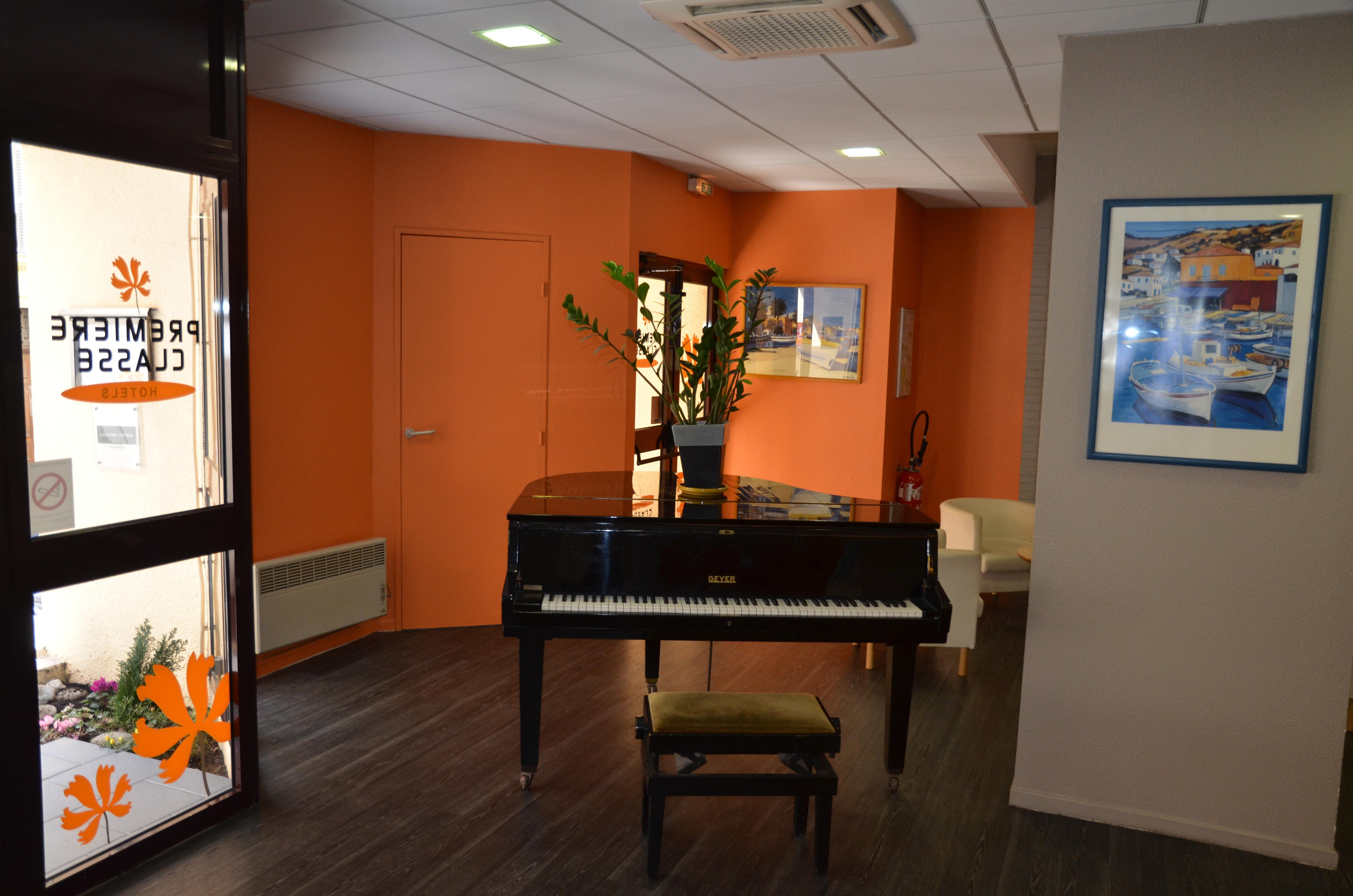 Hotel Ibis Marseille Centre Prefecture Esterno foto