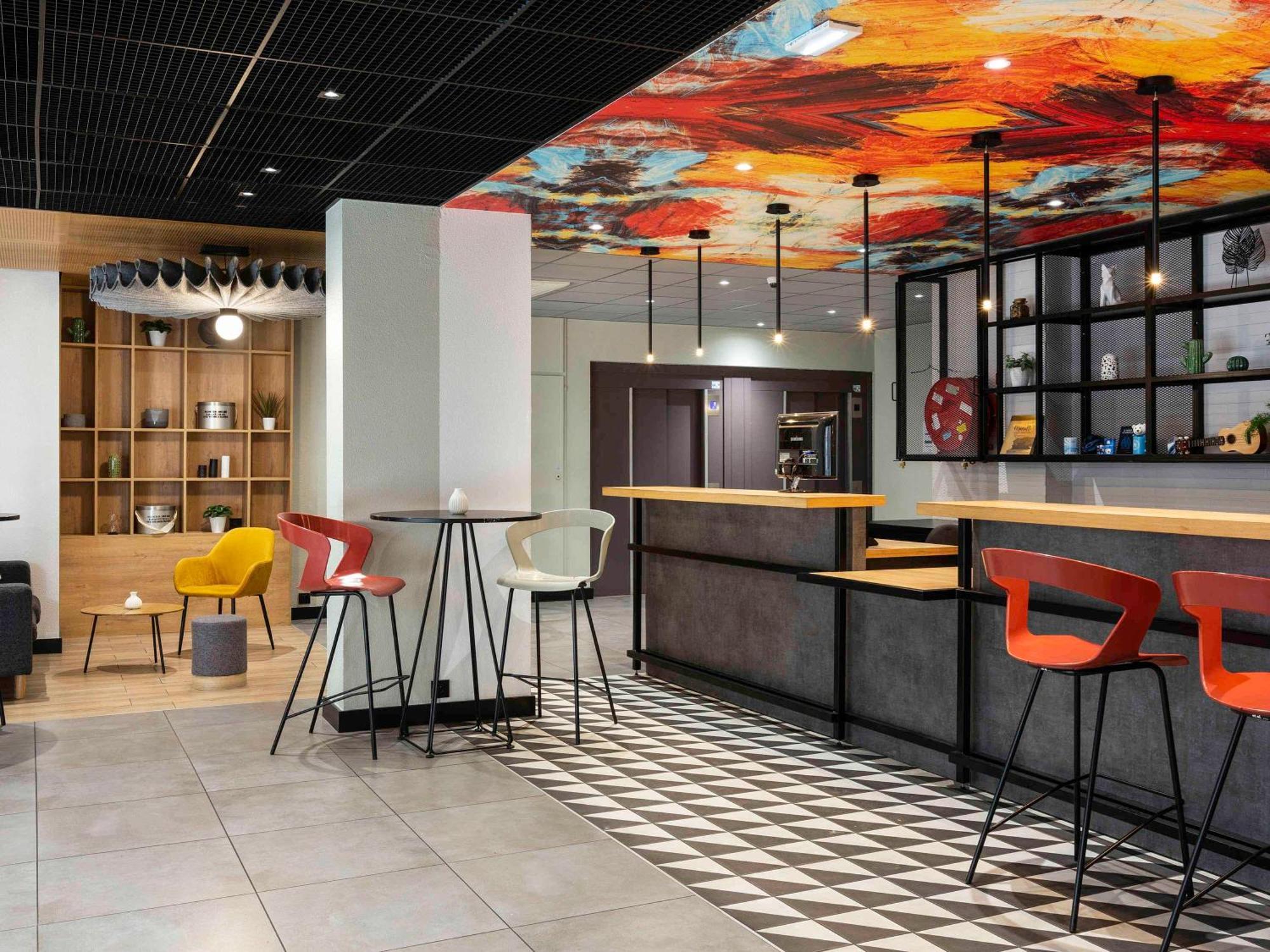Hotel Ibis Marseille Centre Prefecture Esterno foto