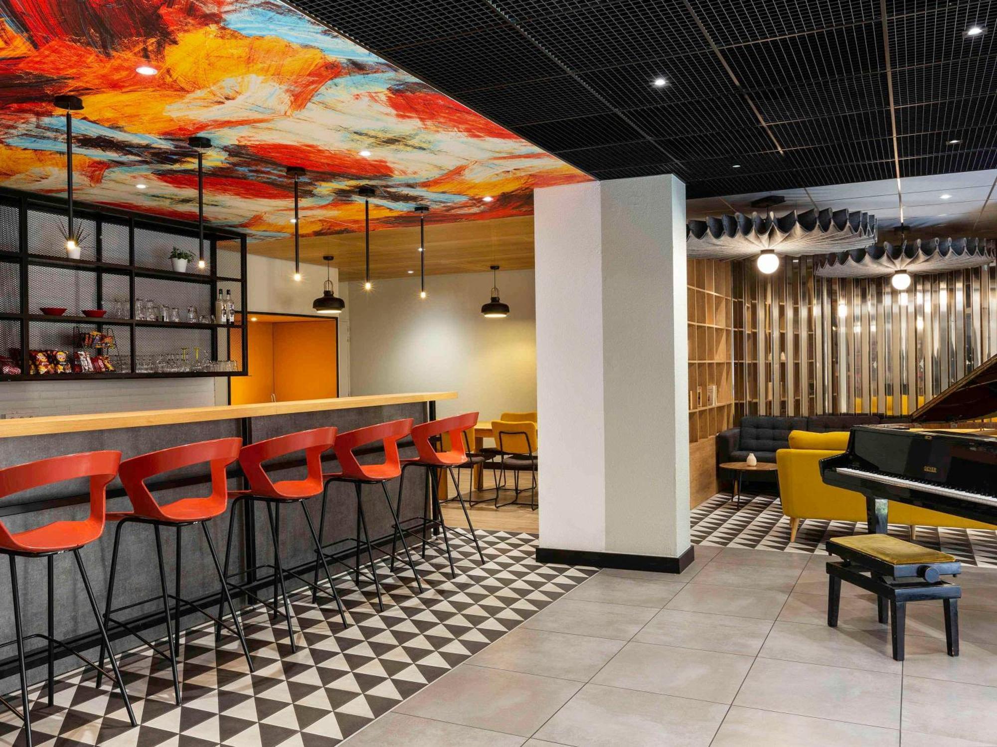 Hotel Ibis Marseille Centre Prefecture Esterno foto
